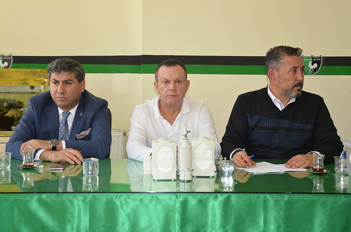 Başkan Çetin Kulüp Personeli İle Toplantı Yaptı