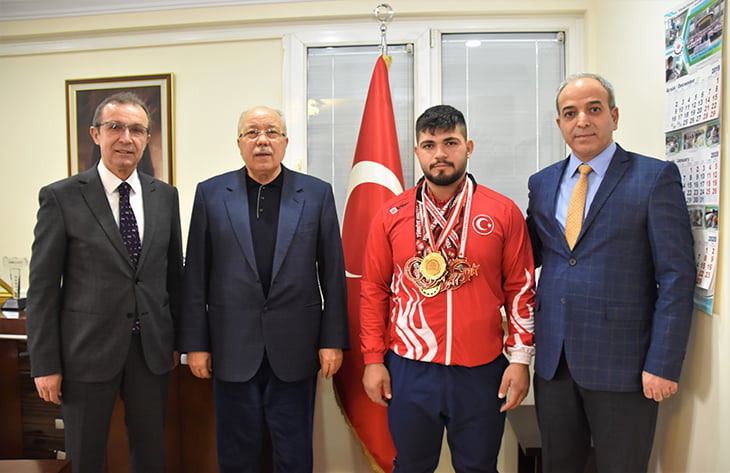 Denizli OSB’nin sponsor olduğu h Mehmet Avcıl halterde şampiyon oldu