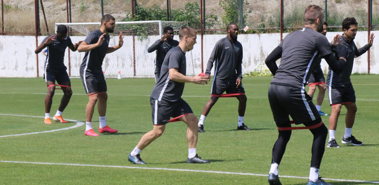Denizlispor, Sivasspor’a hazırlanıyor, Recep Niyaz takımdan ayrı çalıştı