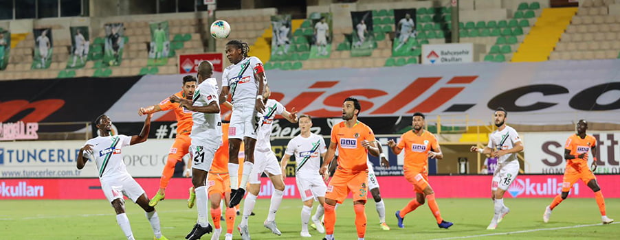 Denizlispor son dakika golü ile yıkıldı, ligde kalma mücadelesi devam ediyor