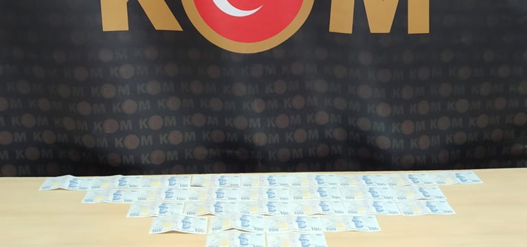 29 adet sahte 100 TL’lik banknotla yakalandı