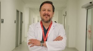 Prof. Dr. Oğuztürk: ‘Yumruk yumruğa tokalaşma da tehlikeli’