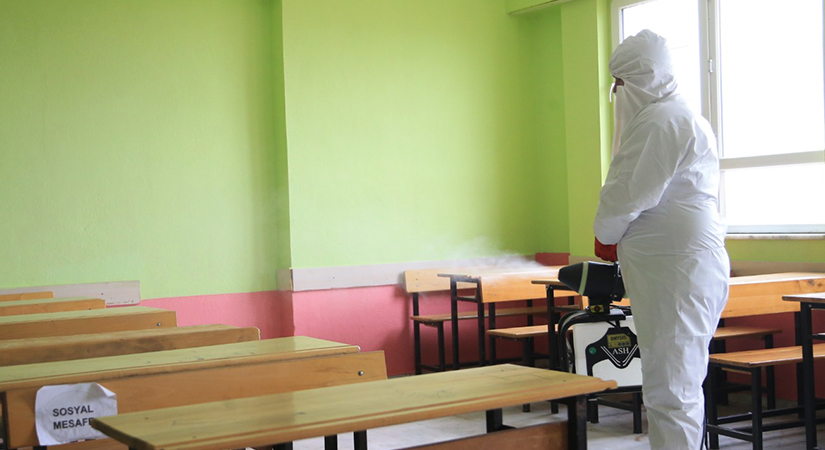 Pamukkale Belediyesi ALES Öncesi Okulları Deznfekte Etti
