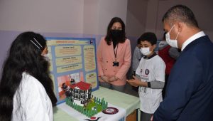 Pamukkale TOKİ Ortaokulu’nda 4006 Bilim Fuarı açıldı