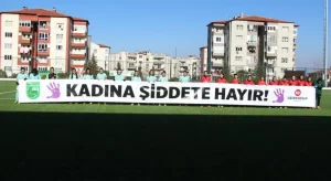 Avrupa’nın En İyi Türk Kadın Futbolcusu Defterli şiddete ‘hayır’ dedi