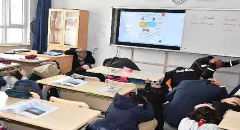 Denizli’de 793 okulda eş zamanlı deprem tatbikatı