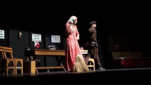Denizli TMMOB Amatör Tiyatro Topluluğu yeni oyununu sergiledi: Nafile Dünya